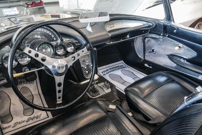 1961 Chevrolet CORVETTE STING RAY