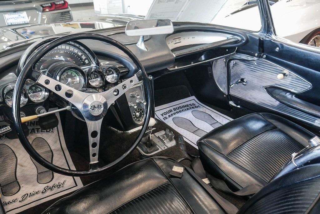 1961 Chevrolet CORVETTE STING RAY