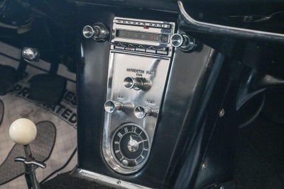 1961 Chevrolet CORVETTE STING RAY