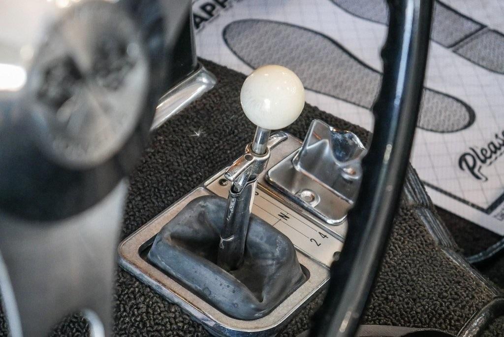 1961 Chevrolet CORVETTE STING RAY