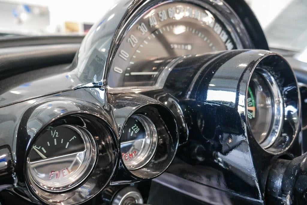 1961 Chevrolet CORVETTE STING RAY