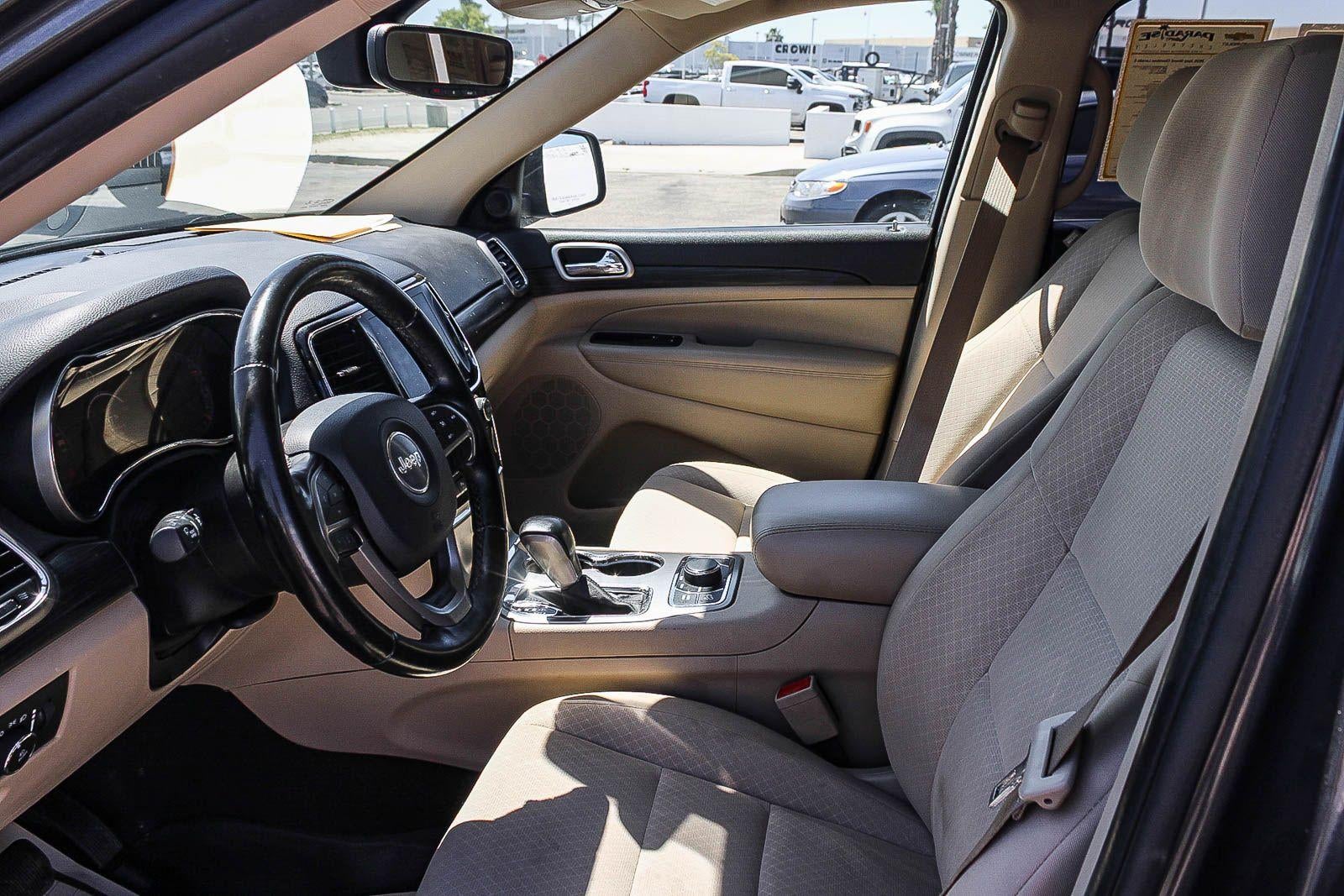 2020 Jeep Grand Cherokee Laredo E