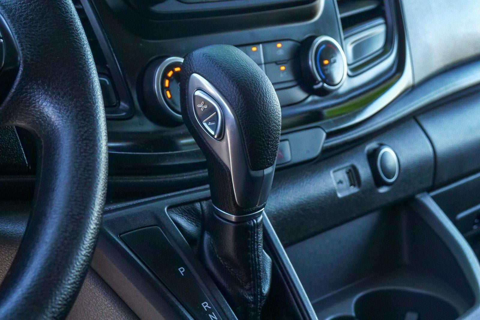 2022 Ford Transit Passenger Wagon XL