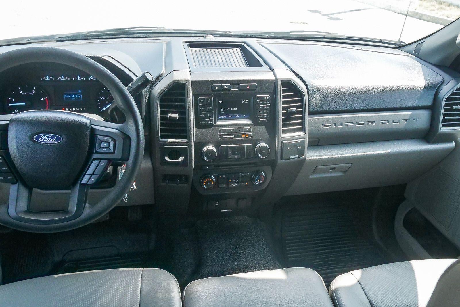 2017 Ford Super Duty F-350 DRW Lariat