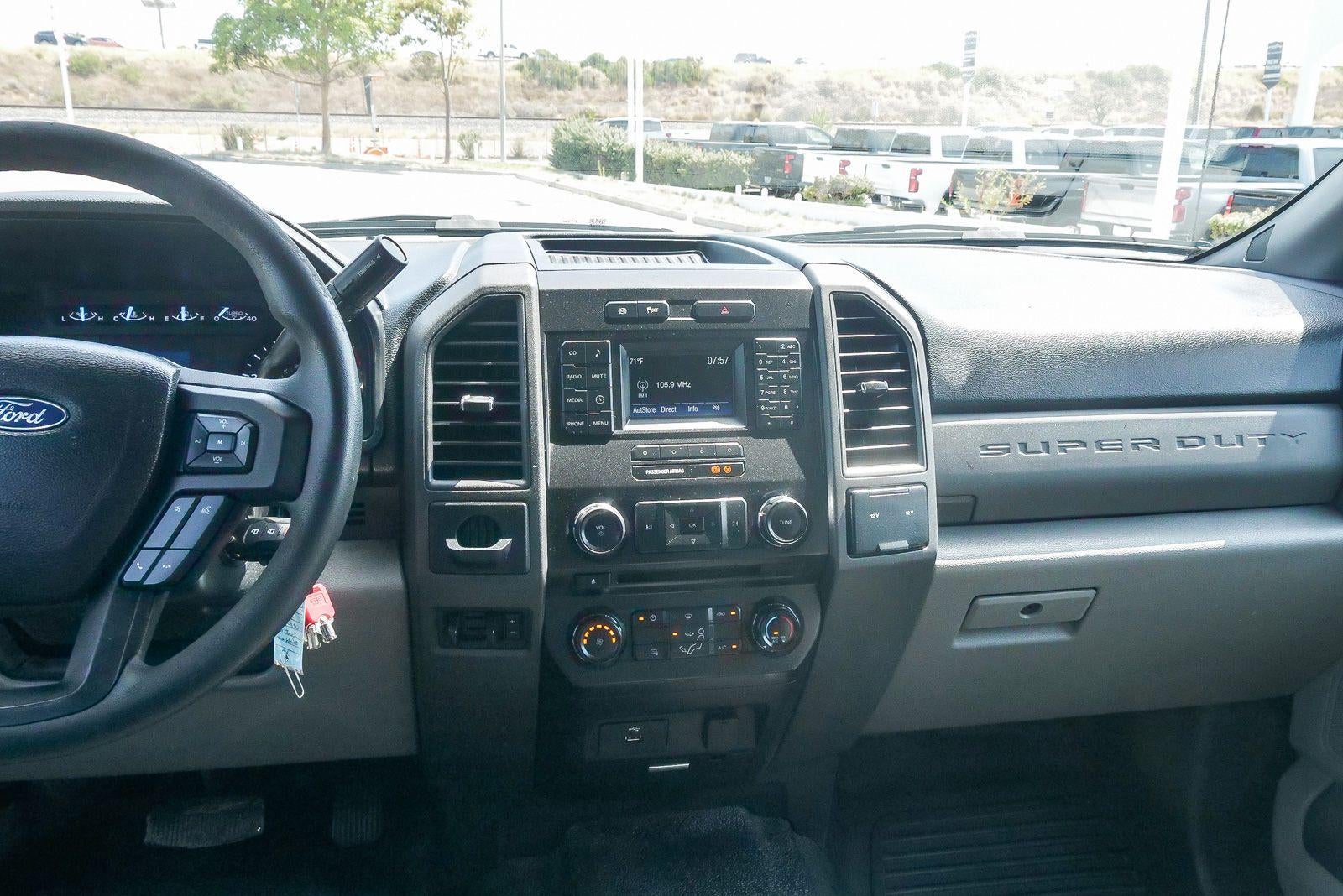 2017 Ford Super Duty F-350 DRW Lariat