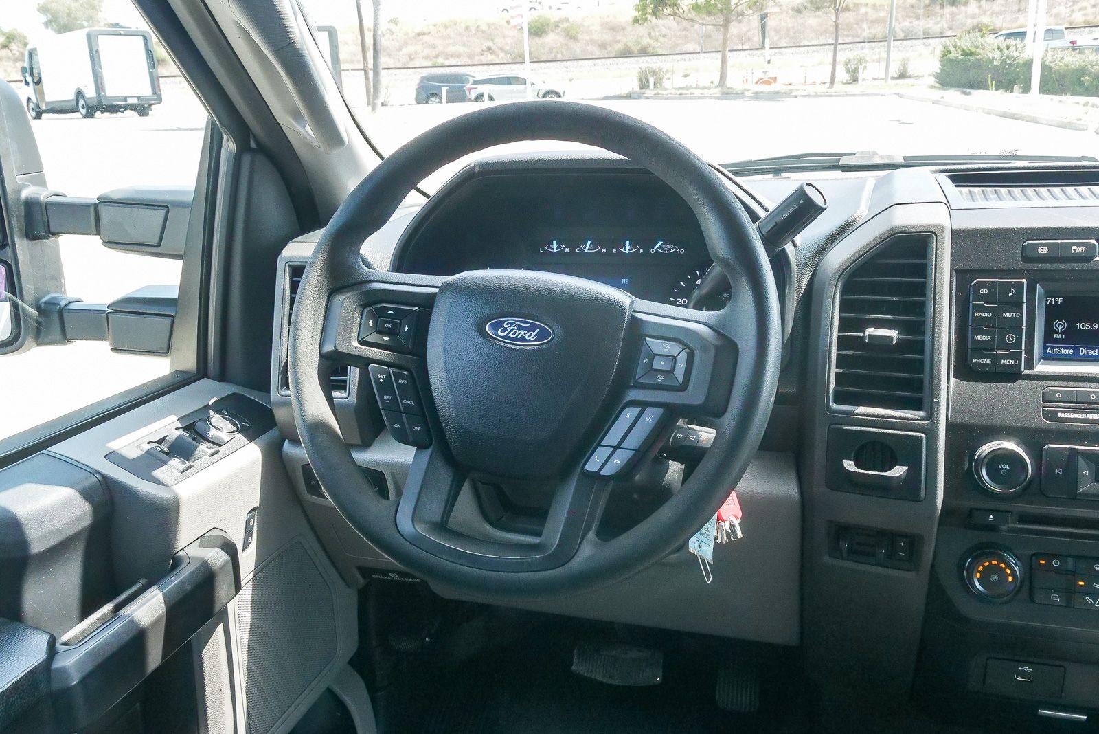 2017 Ford Super Duty F-350 DRW Lariat