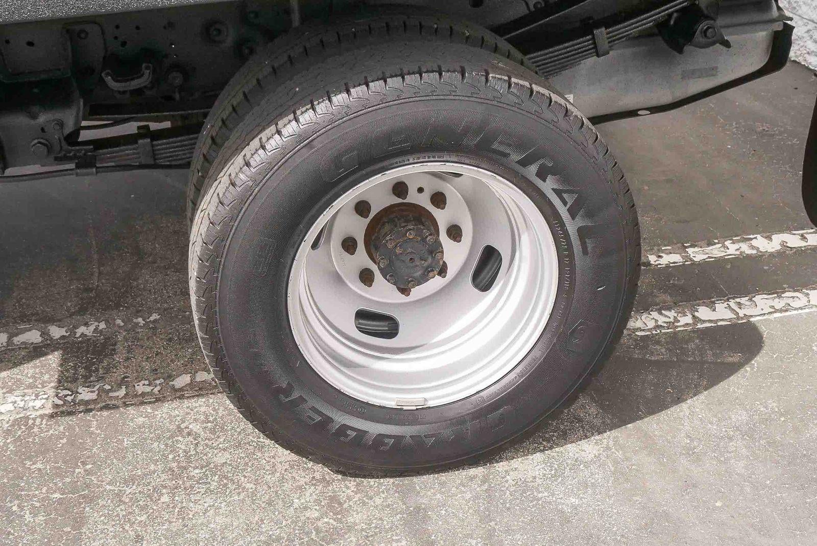 2015 Ford Super Duty F-350 DRW XL