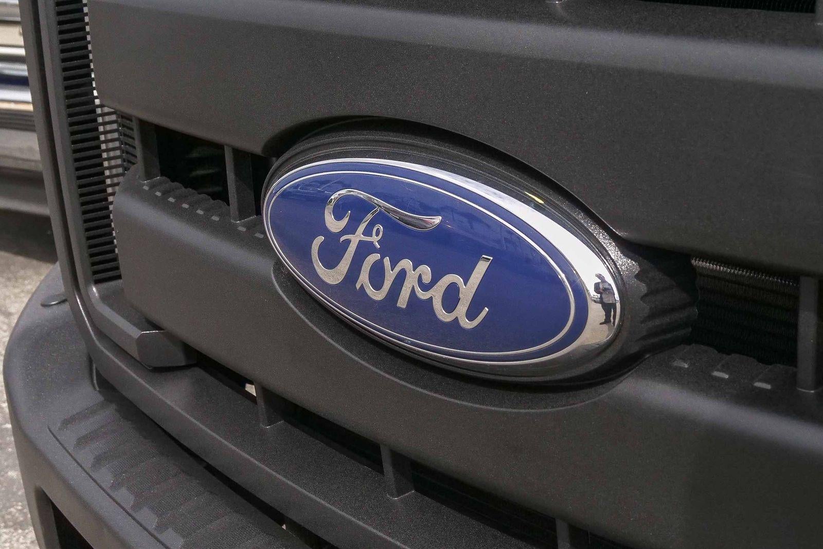2015 Ford Super Duty F-350 DRW XL
