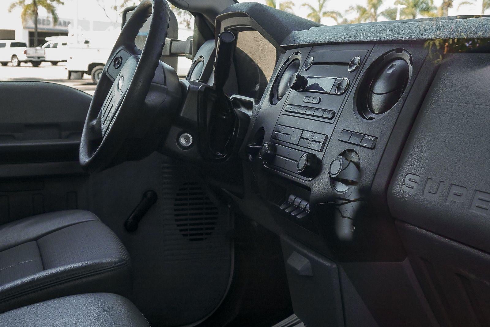 2013 Ford Super Duty F-450 DRW XL