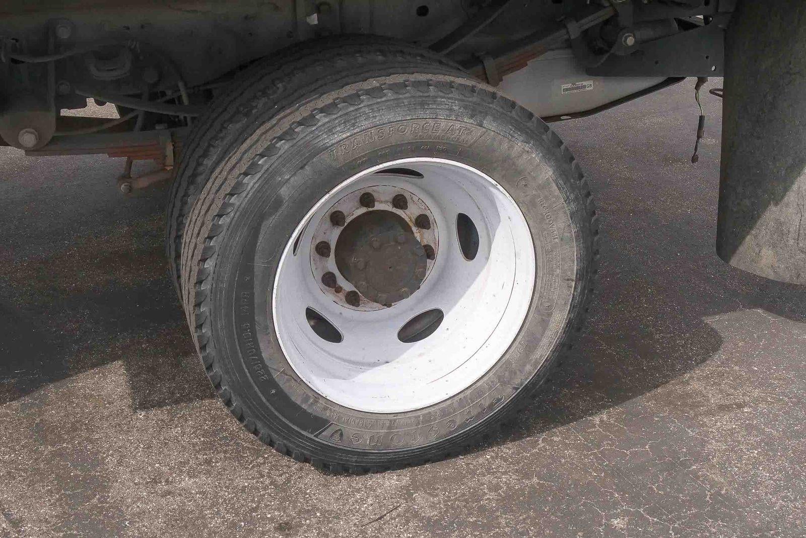 2012 Ford Super Duty F-450 DRW XL