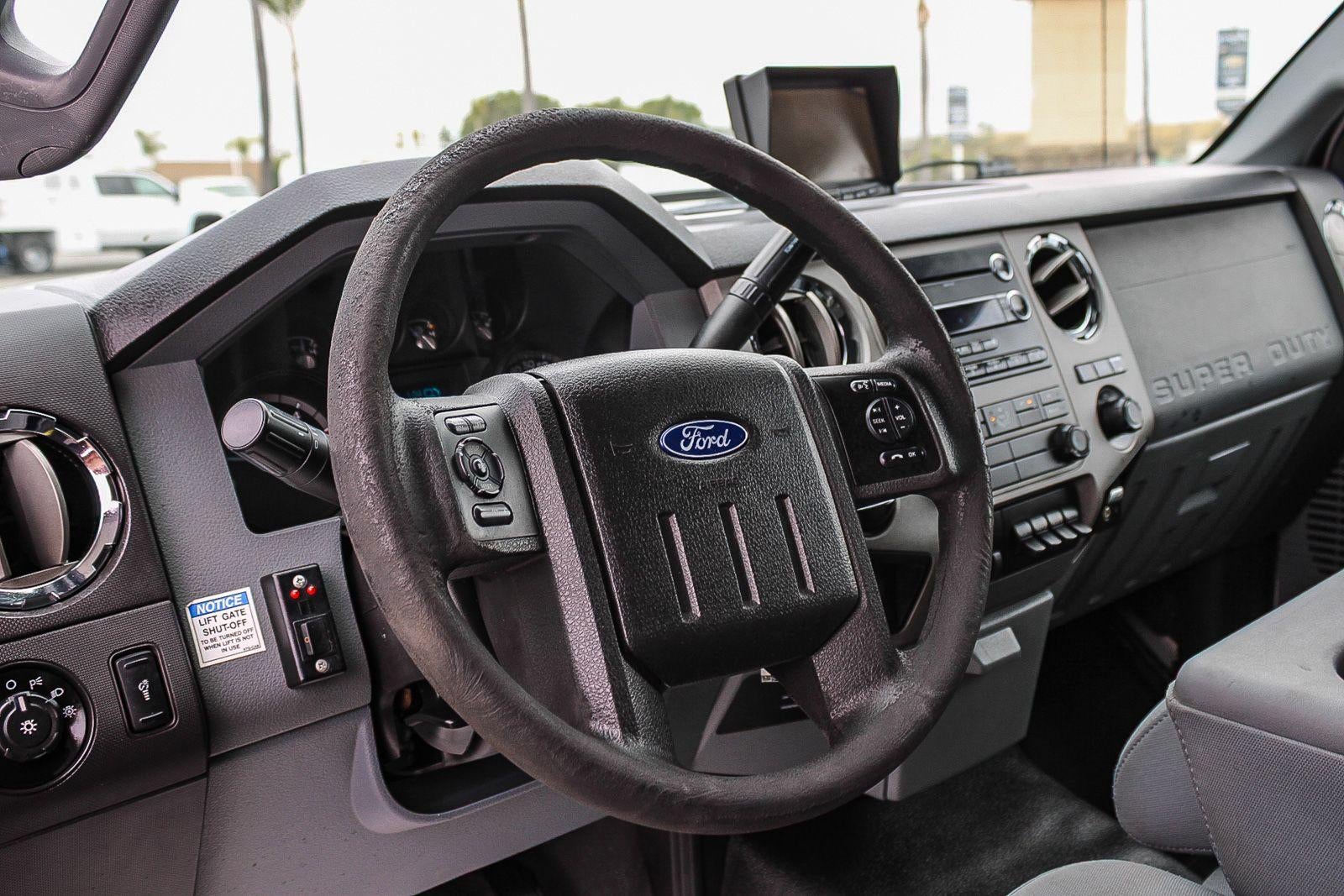2015 Ford Super Duty F-550 DRW XL