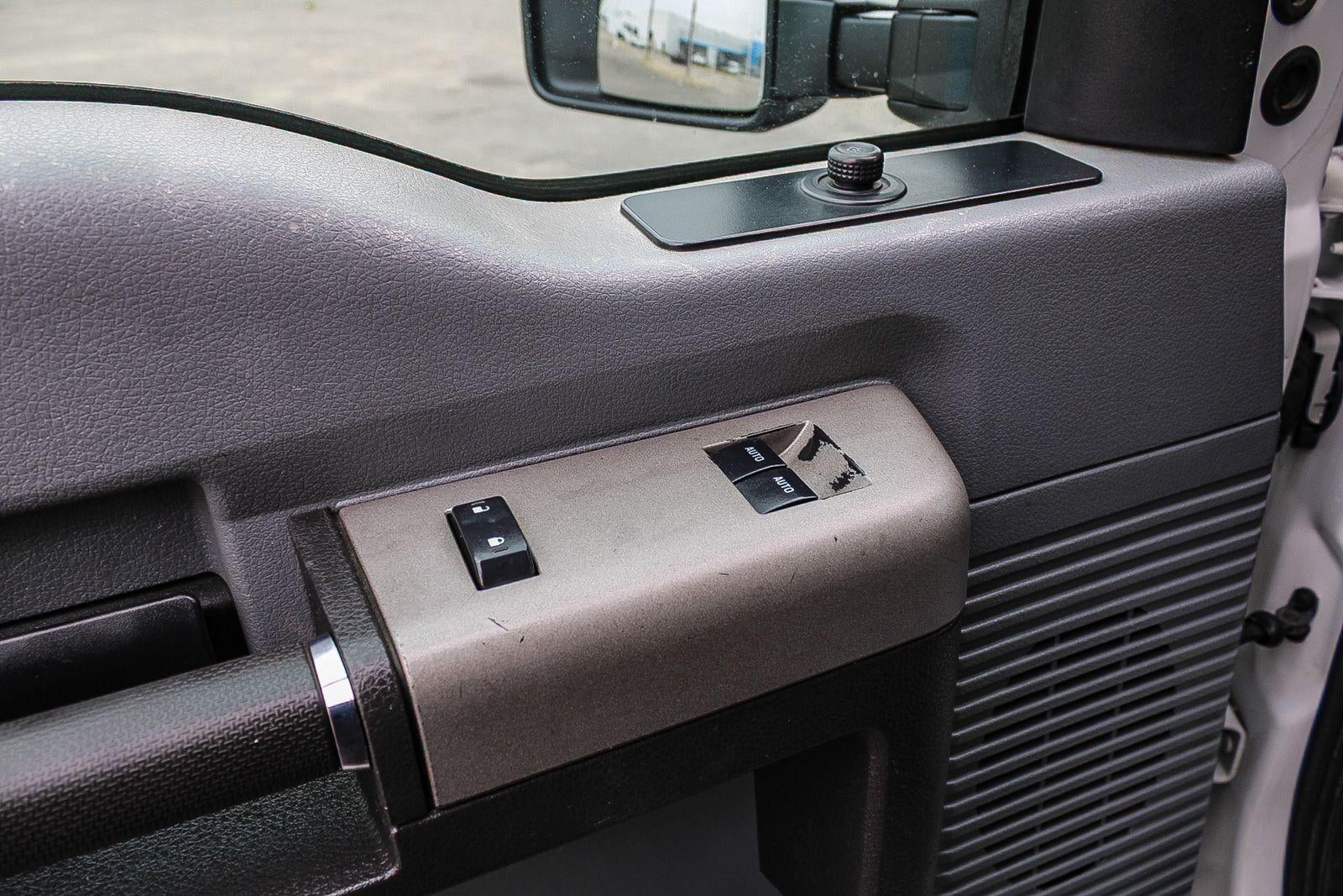 2015 Ford Super Duty F-550 DRW XL