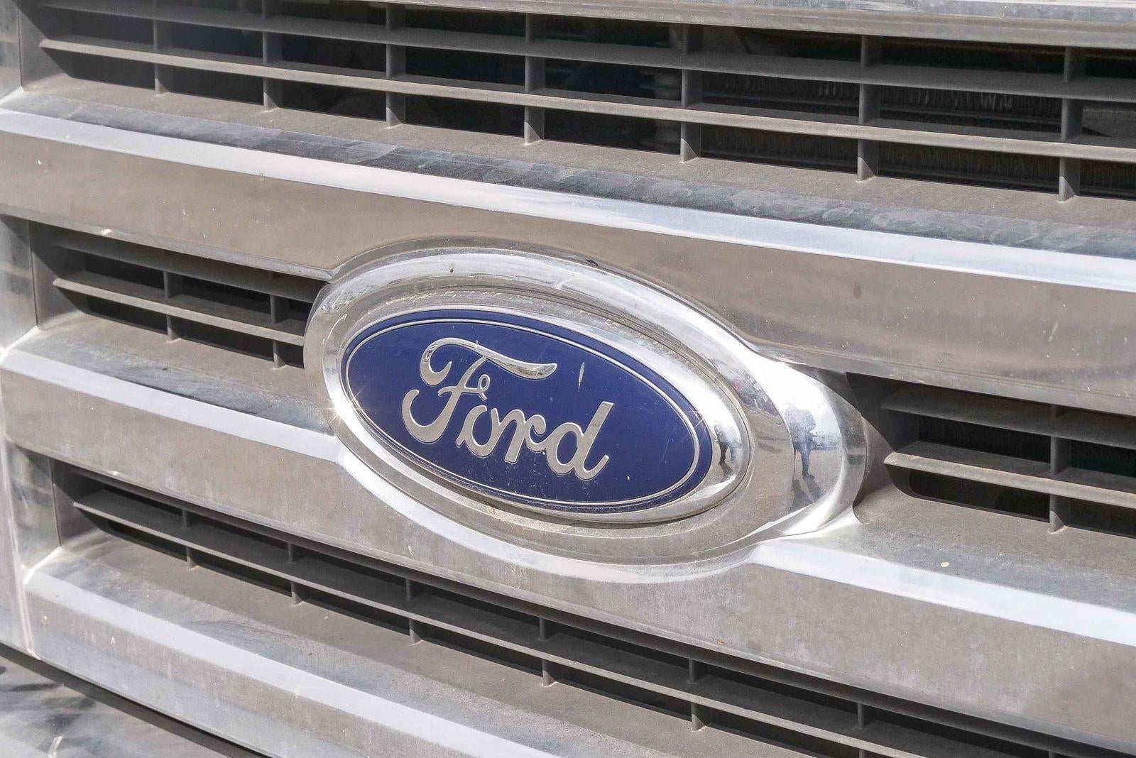 2017 Ford E-Series Cutaway Base
