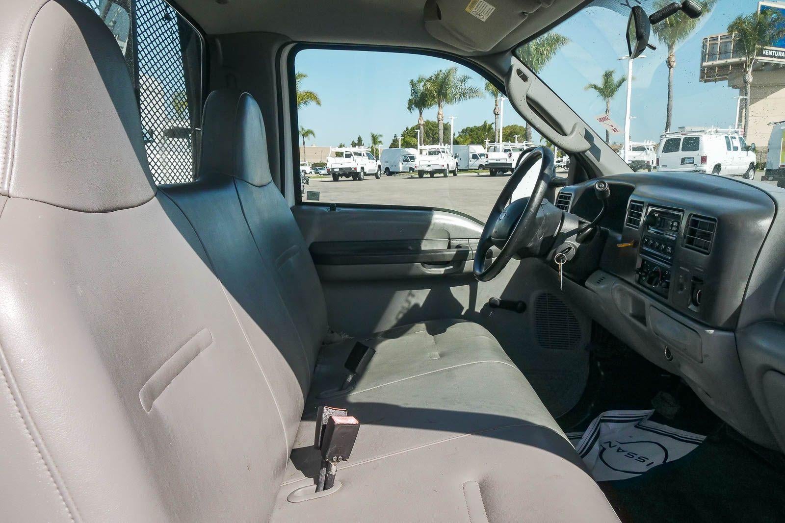 2003 Ford Super Duty F-350 DRW XL