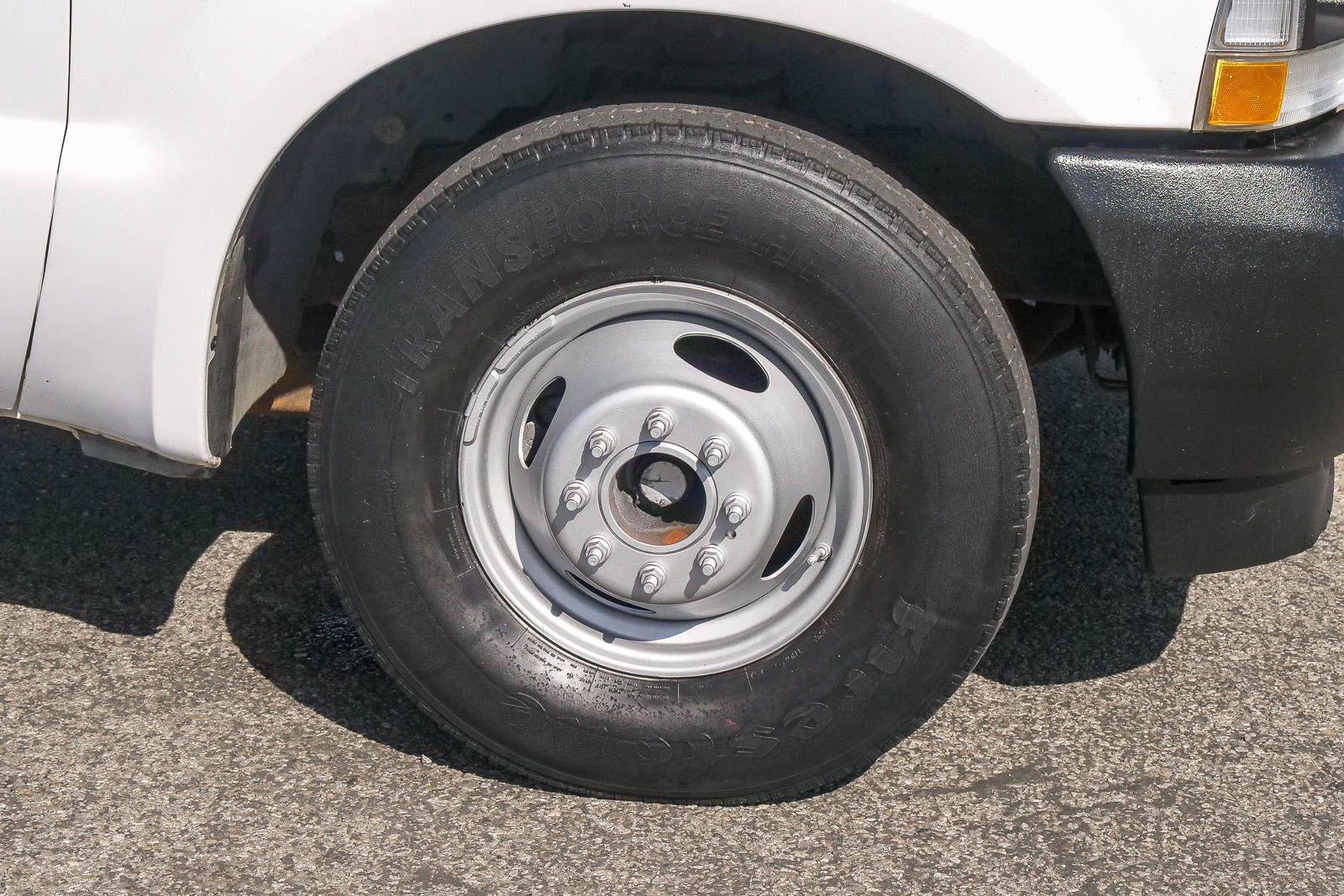 2003 Ford Super Duty F-350 DRW XL