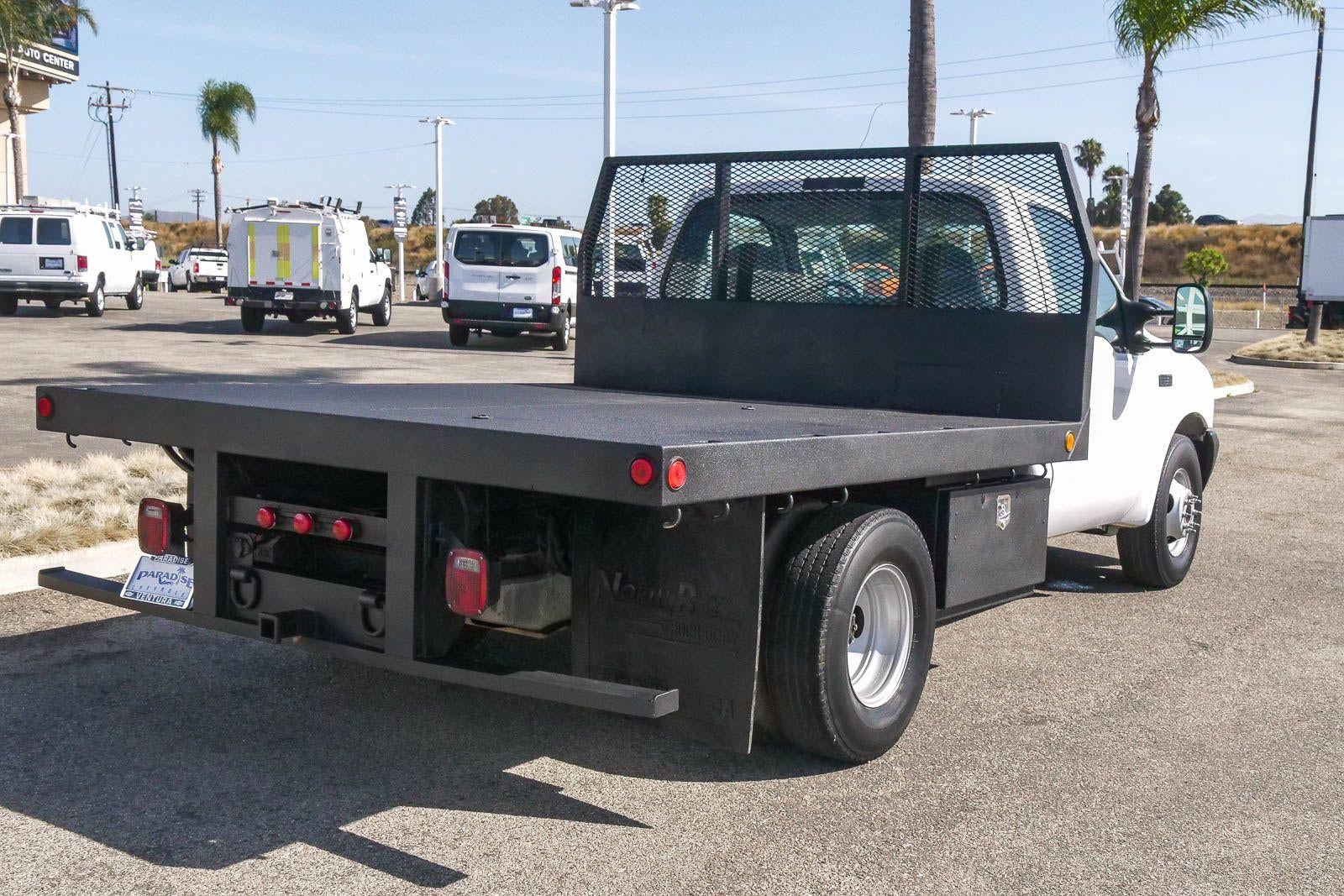 2003 Ford Super Duty F-350 DRW XL