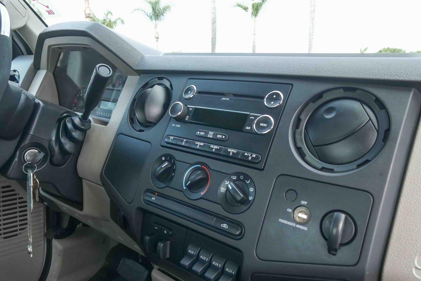 2010 Ford Super Duty F-350 DRW XL