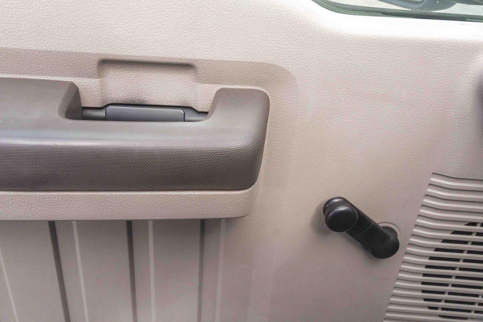 2010 Ford Super Duty F-350 DRW XL