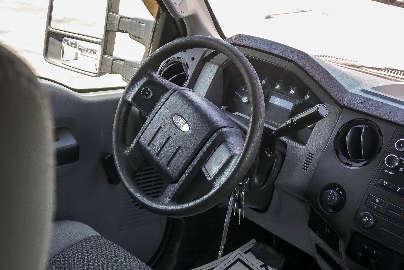 2011 Ford Super Duty F-350 SRW XL
