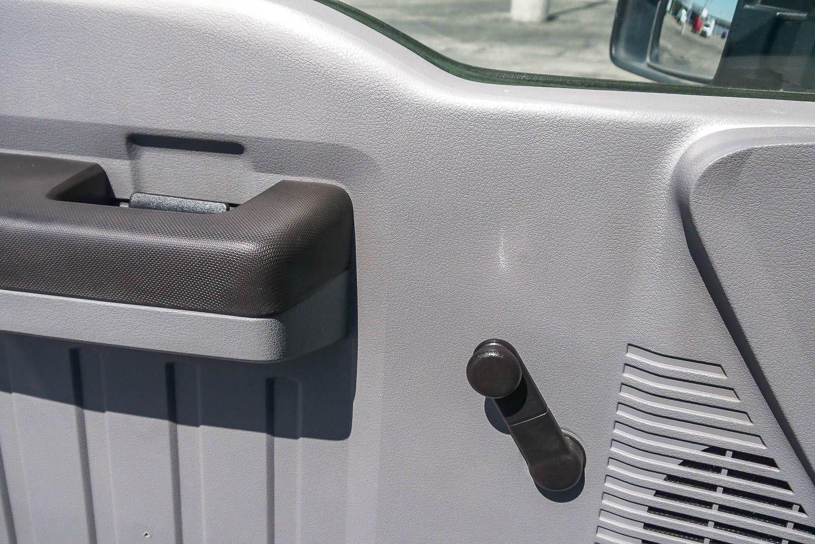 2011 Ford Super Duty F-350 SRW XL