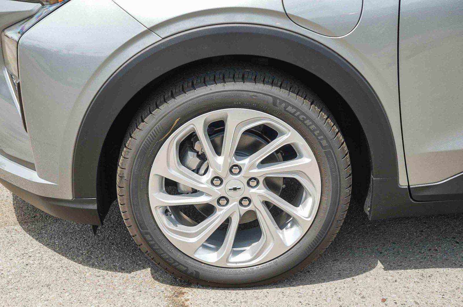2027 Chevrolet Bolt FWD 4dr LT