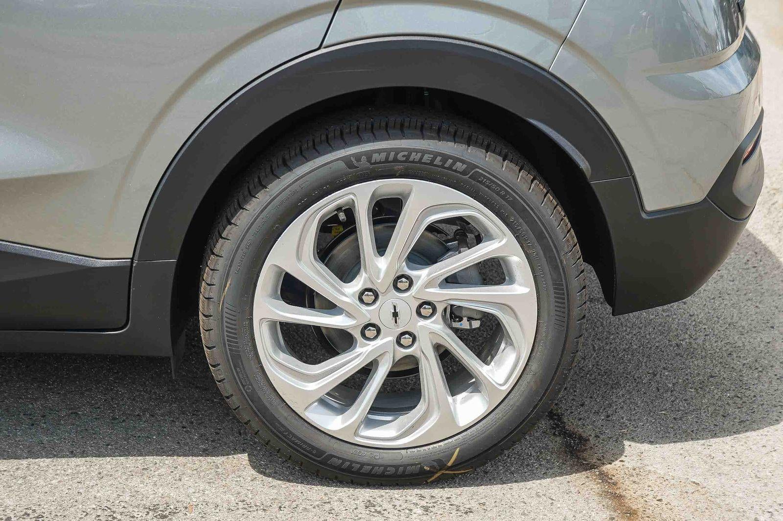 2027 Chevrolet Bolt FWD 4dr LT