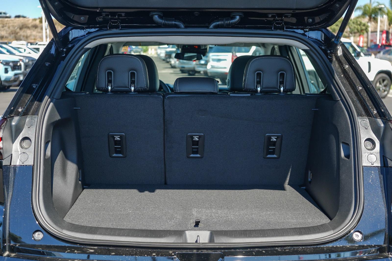 2027 Chevrolet Bolt FWD 4dr LT