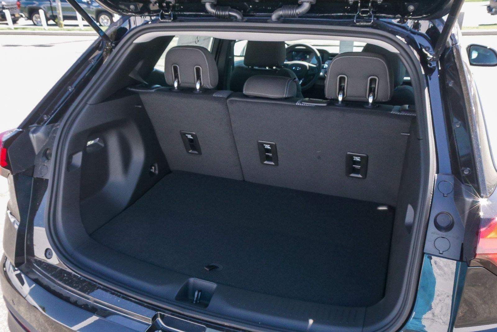 2027 Chevrolet Bolt FWD 4dr LT