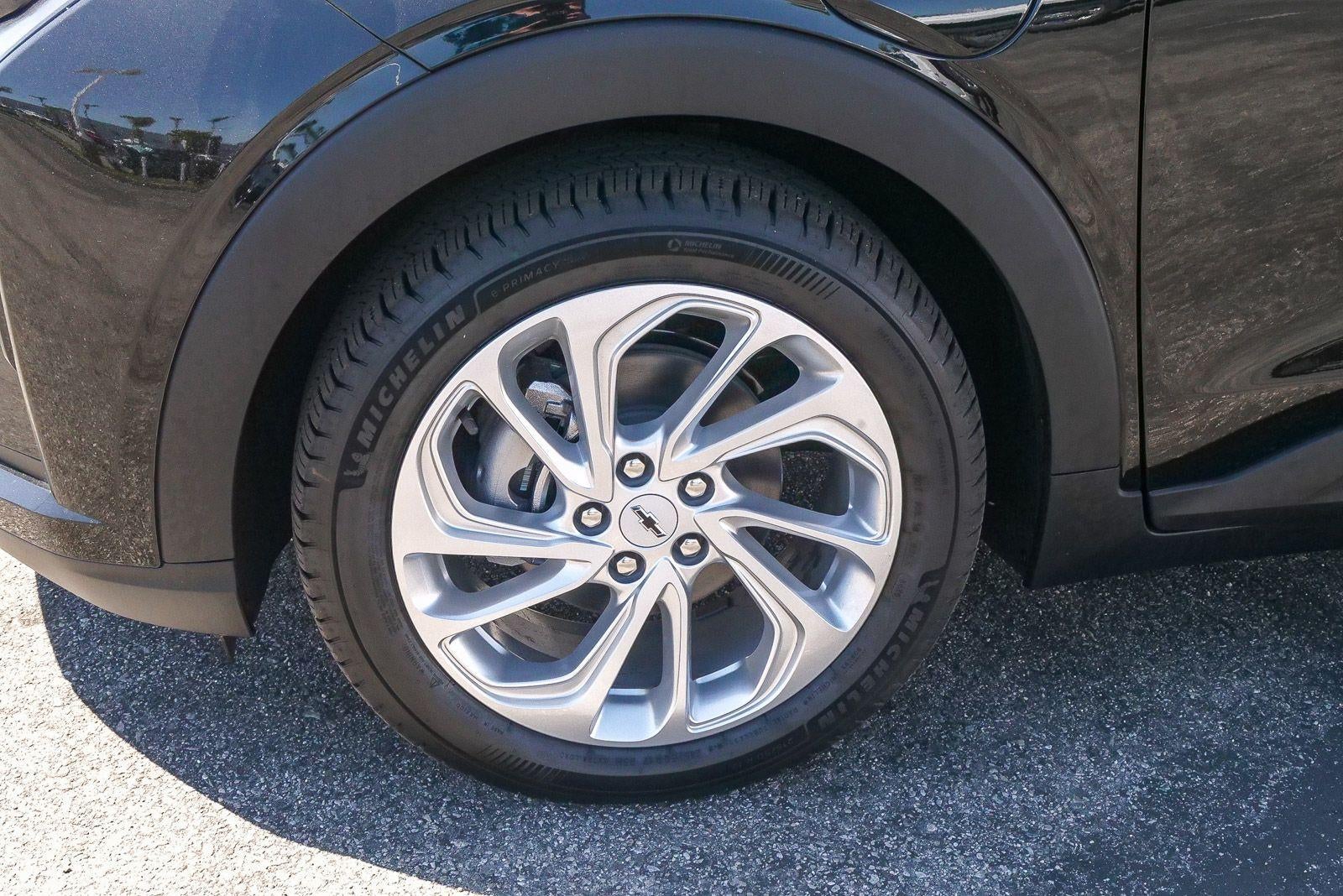 2027 Chevrolet Bolt FWD 4dr LT