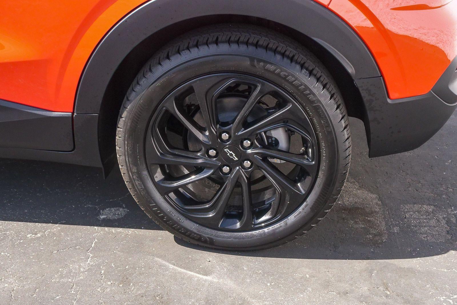 2027 Chevrolet Bolt FWD 4dr RS