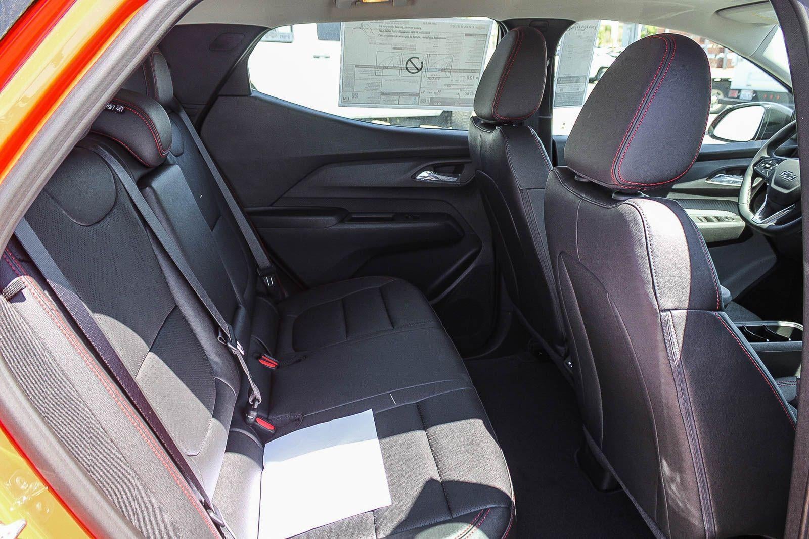 2027 Chevrolet Bolt FWD 4dr RS