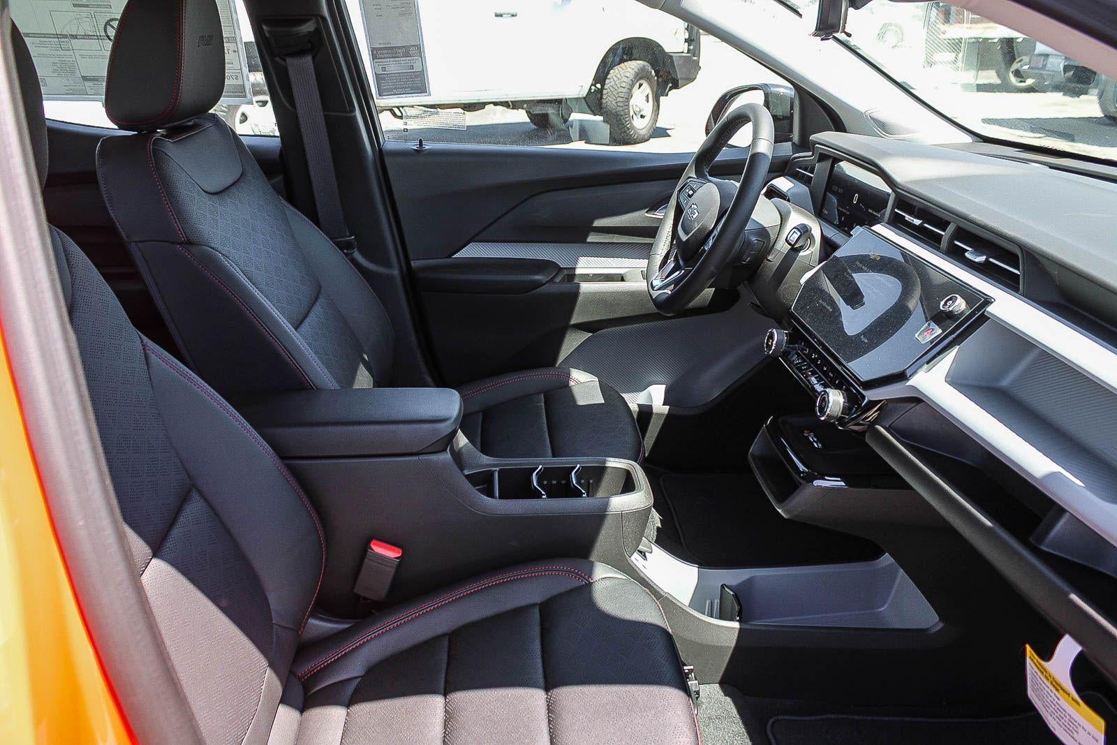 2027 Chevrolet Bolt FWD 4dr RS