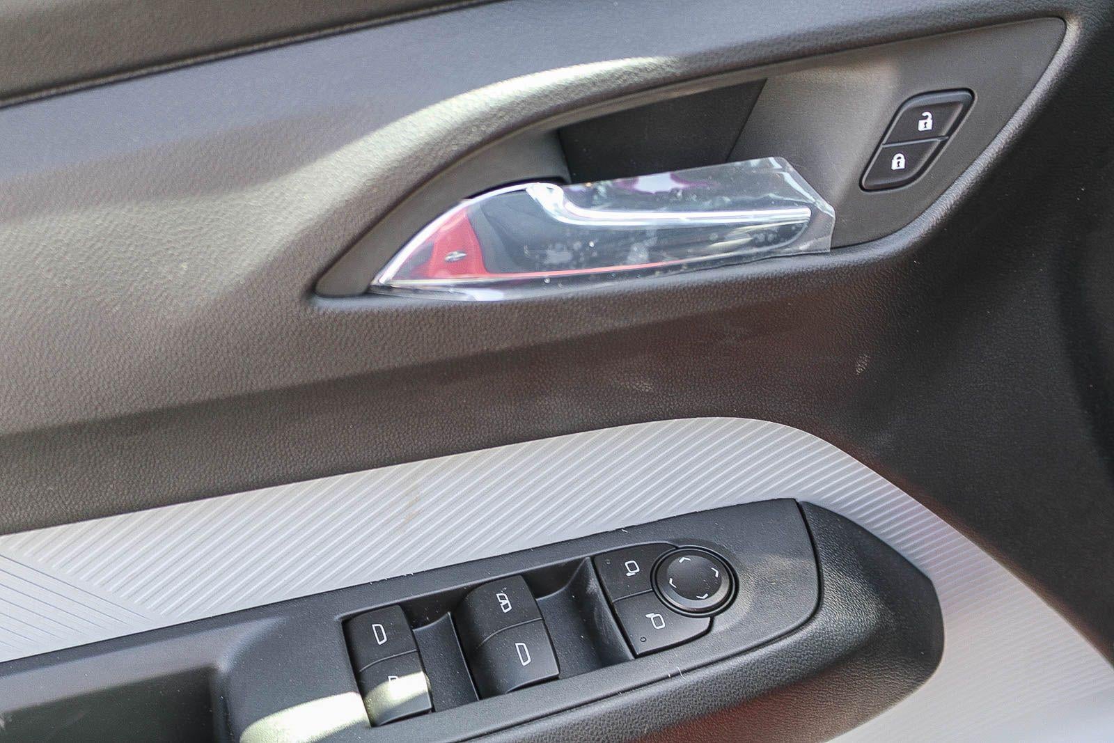 2027 Chevrolet Bolt FWD 4dr RS