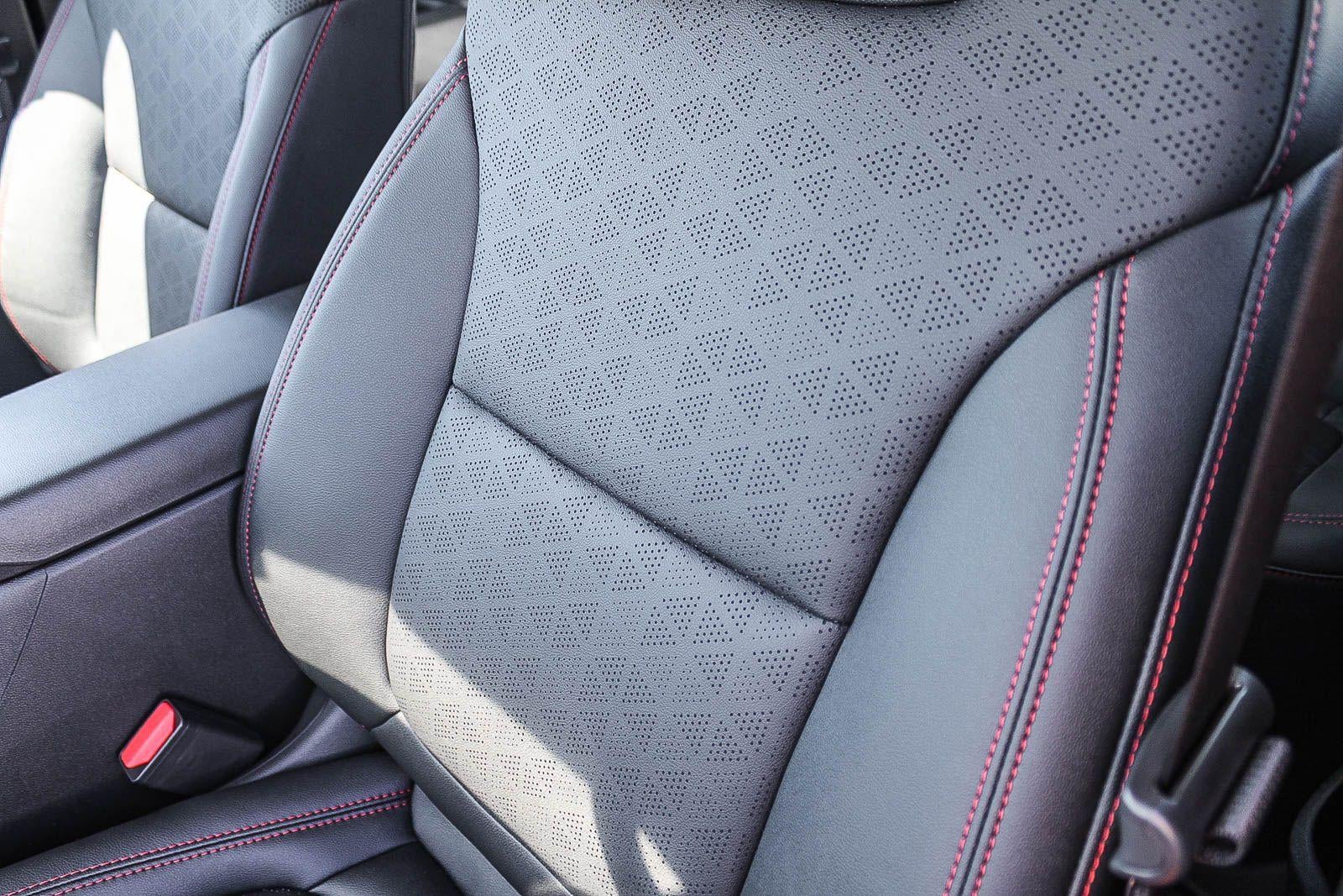 2027 Chevrolet Bolt FWD 4dr RS