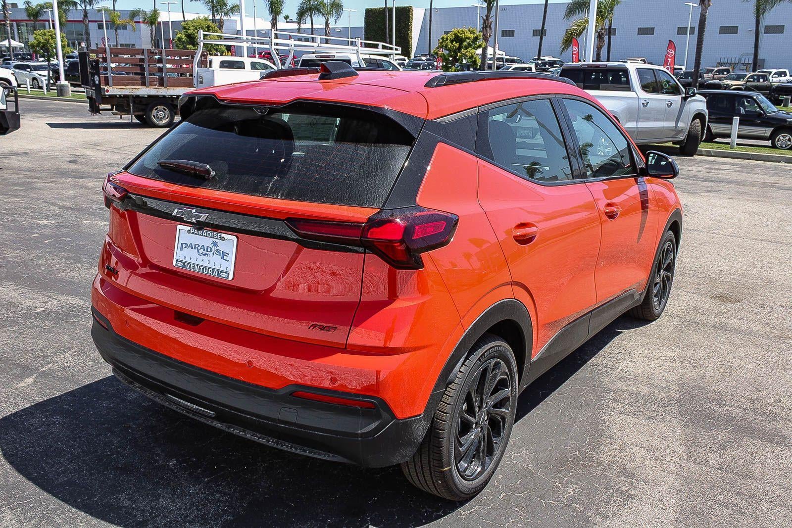 2027 Chevrolet Bolt FWD 4dr RS