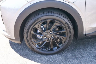 2027 Chevrolet Bolt FWD 4dr RS