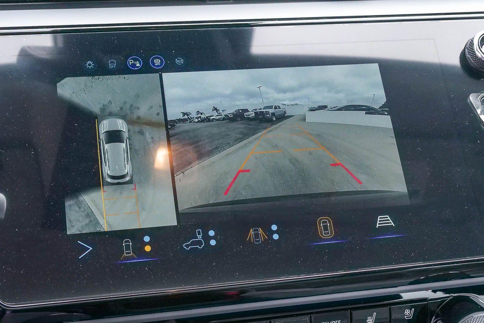 2027 Chevrolet Bolt FWD 4dr RS