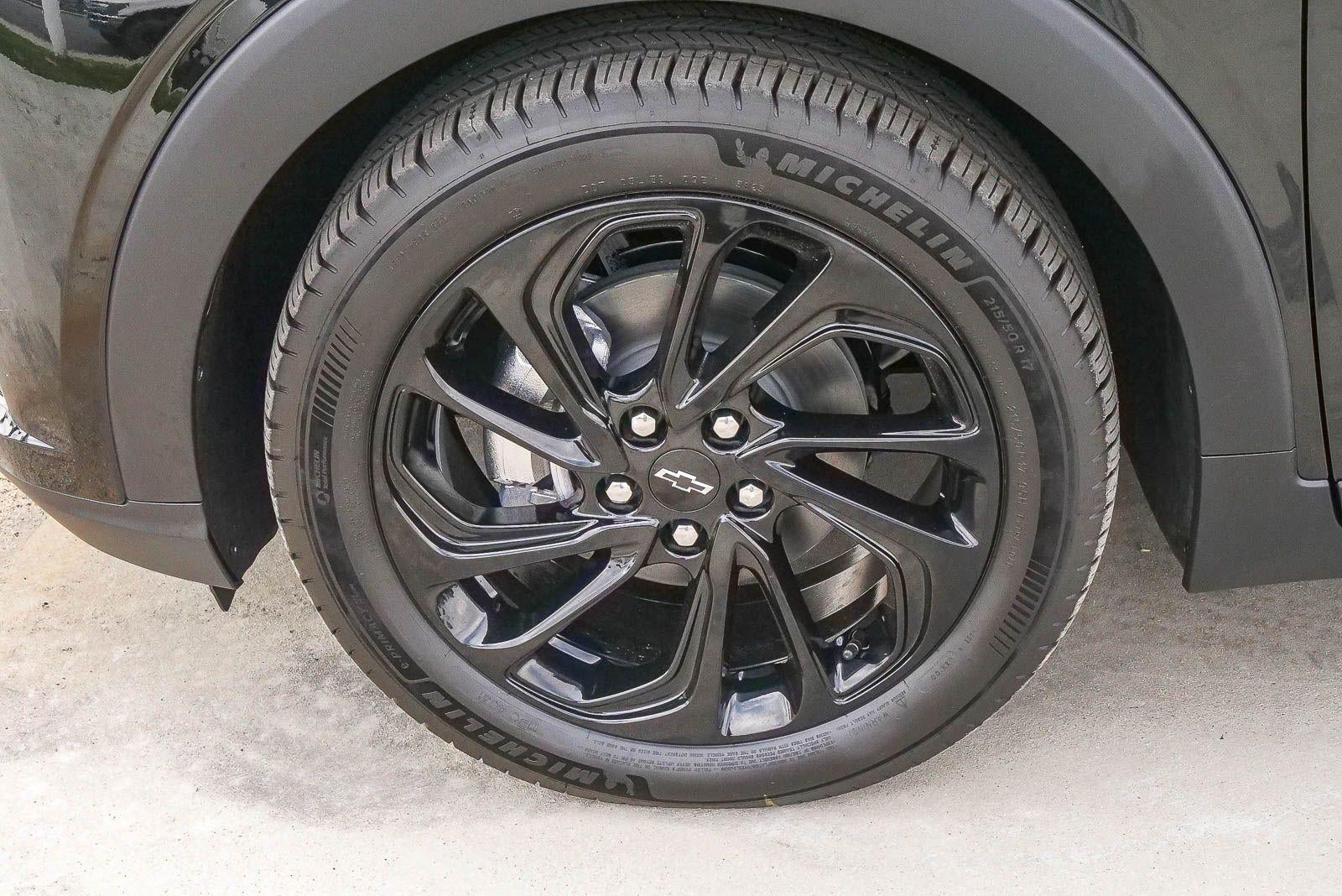 2027 Chevrolet Bolt FWD 4dr RS