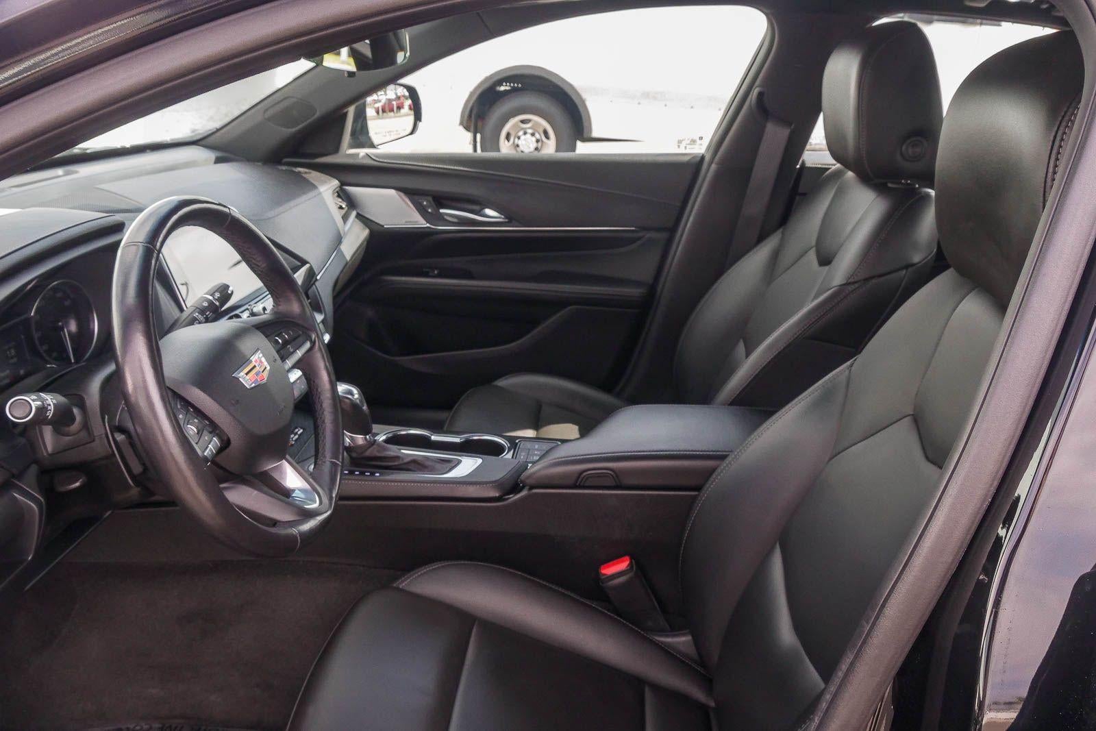 2023 Cadillac CT4 Luxury