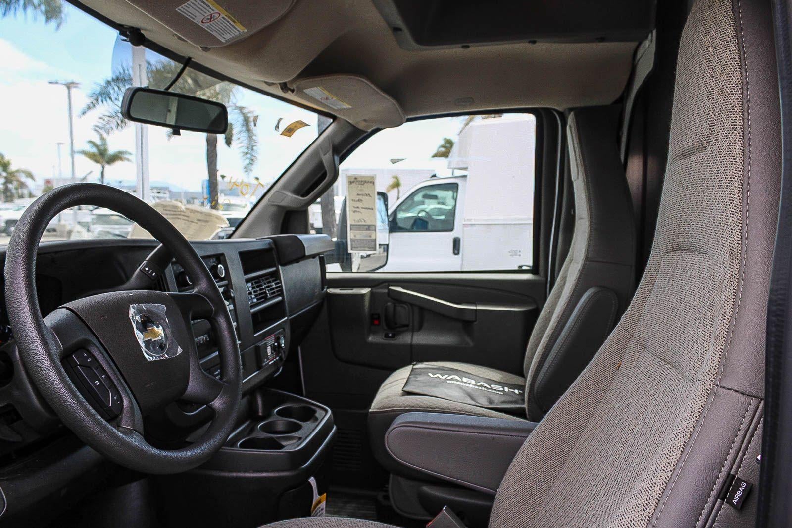 2025 Chevrolet Express Cutaway 3500 3500 Van 139"