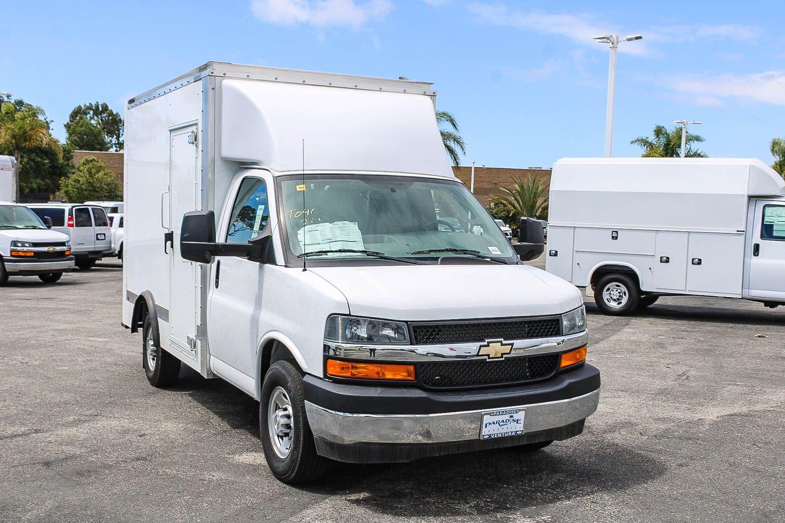 2025 Chevrolet Express Cutaway 3500 3500 Van 139"