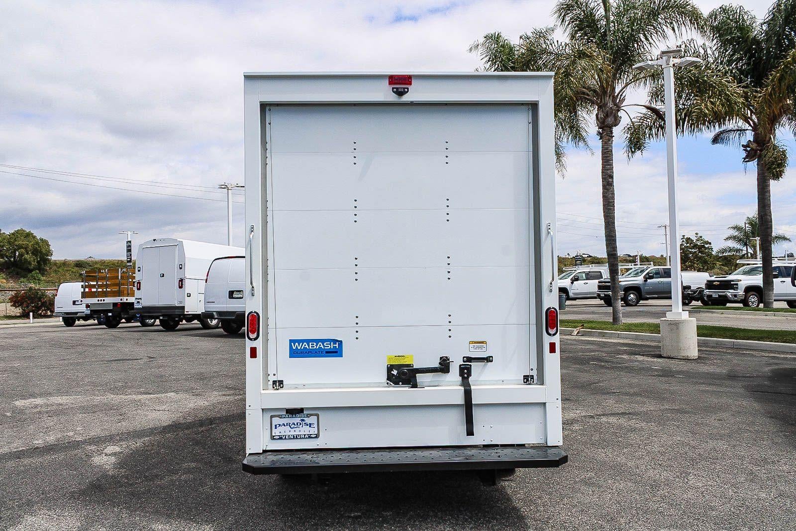 2025 Chevrolet Express Cutaway 3500 3500 Van 139"