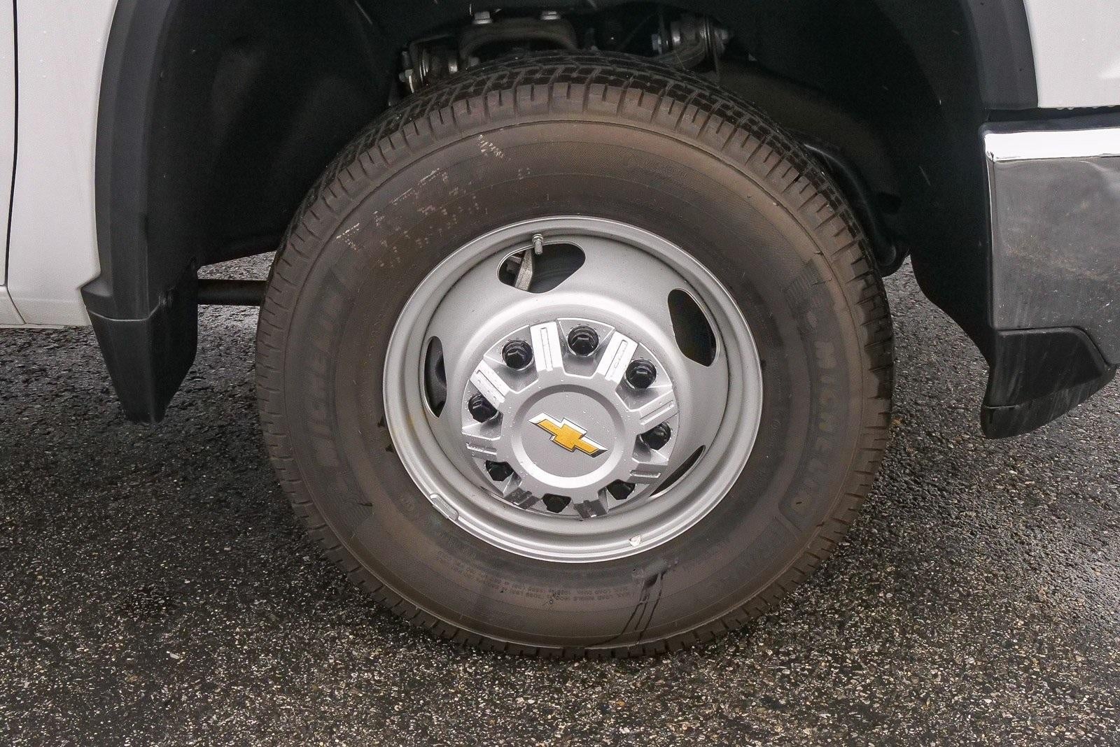 2025 Chevrolet Silverado 3500 HD Chassis Cab 2WD Crew Cab 177" WB, 60" CA Work Truck