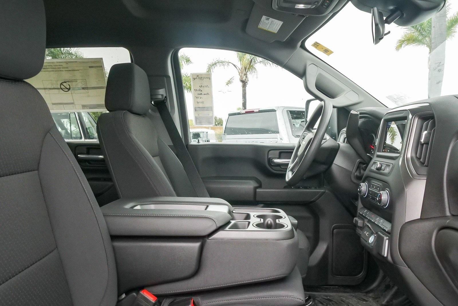 2025 Chevrolet Silverado 3500 HD Chassis Cab 2WD Crew Cab 177" WB, 60" CA Work Truck