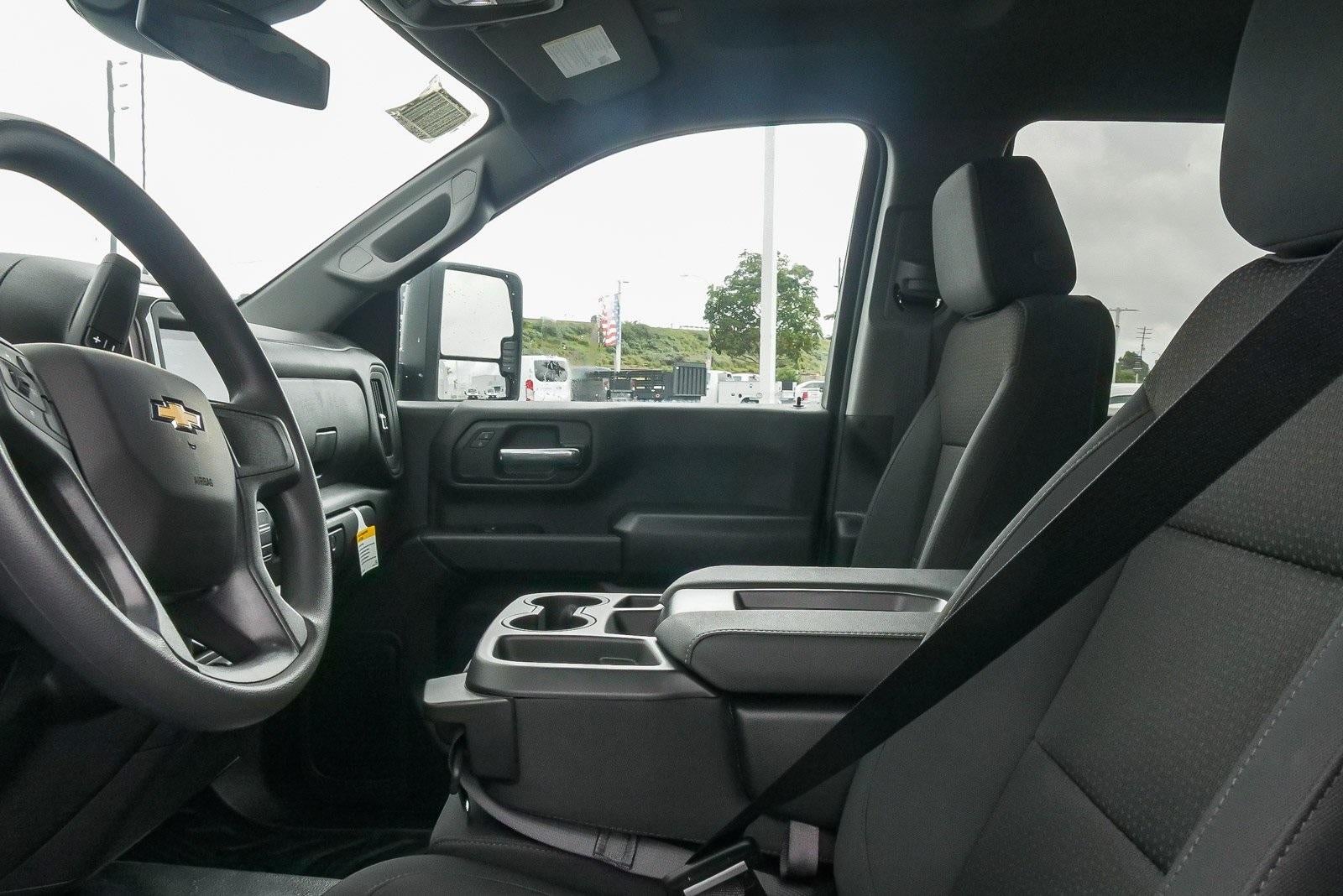 2025 Chevrolet Silverado 3500 HD Chassis Cab 2WD Crew Cab 177" WB, 60" CA Work Truck