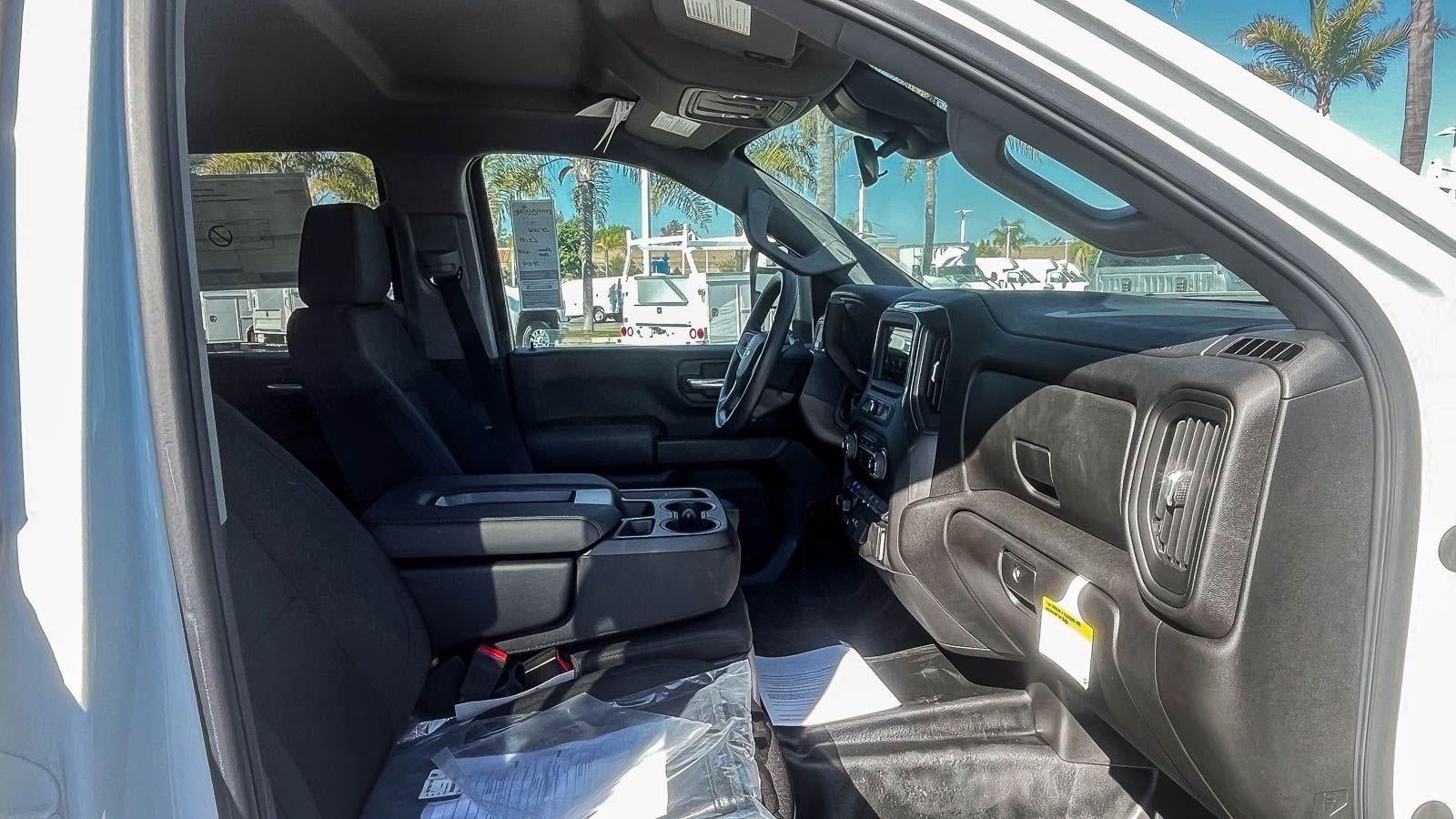 2025 Chevrolet Silverado 3500 HD Chassis Cab 2WD Crew Cab 177" WB, 60" CA Work Truck