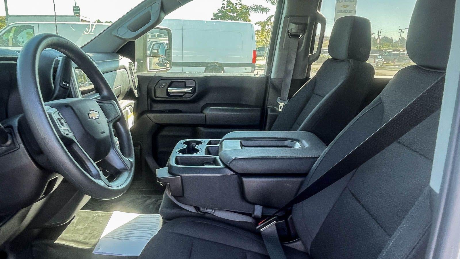 2025 Chevrolet Silverado 3500 HD Chassis Cab 2WD Crew Cab 177" WB, 60" CA Work Truck