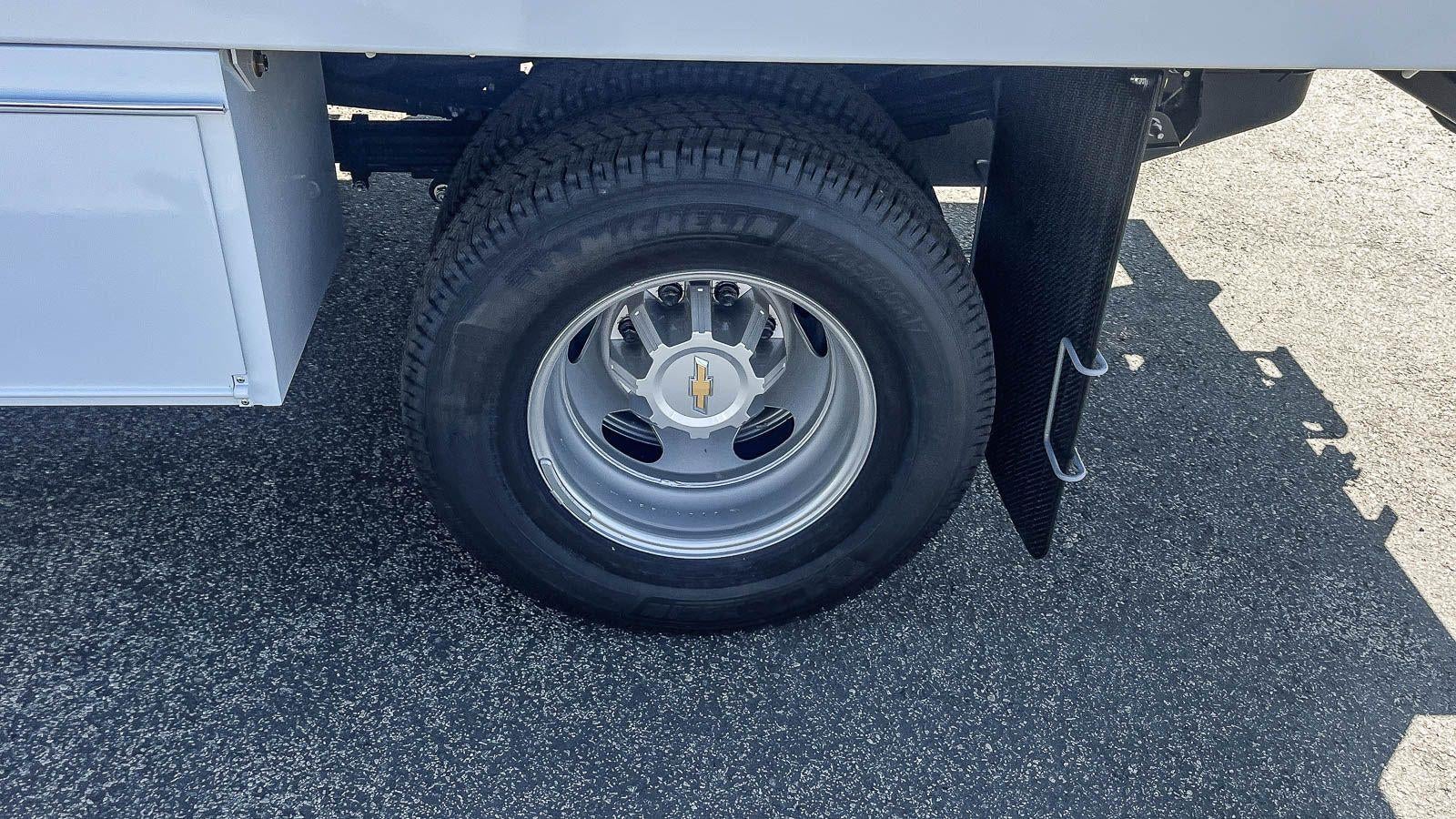 2025 Chevrolet Silverado 3500 HD Chassis Cab 2WD Crew Cab 177" WB, 60" CA Work Truck