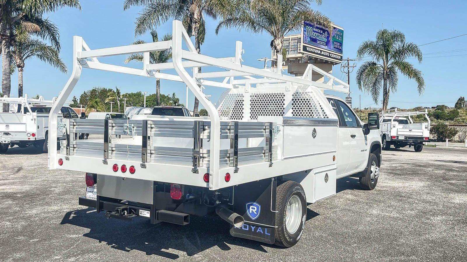 2025 Chevrolet Silverado 3500 HD Chassis Cab 2WD Crew Cab 177" WB, 60" CA Work Truck