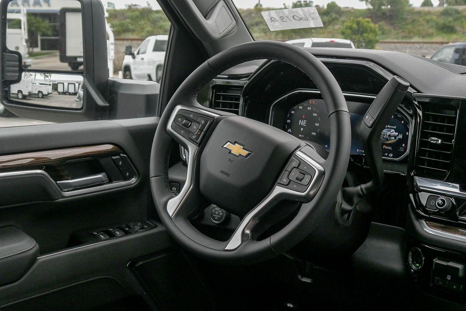 2026 Chevrolet Silverado 3500 HD Chassis Cab 4WD Crew Cab 177" WB, 60" CA LT